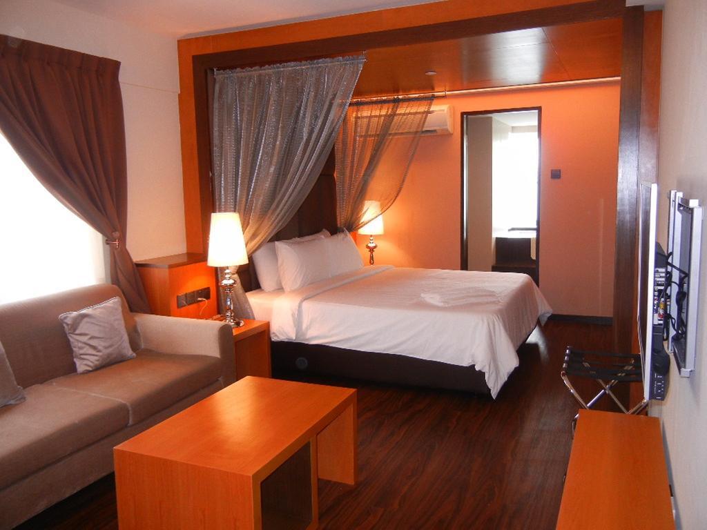 C'Haya Hotel Kota Kinabalu Room photo
