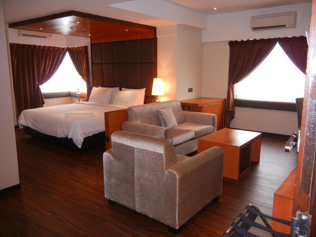 C'Haya Hotel Kota Kinabalu Room photo