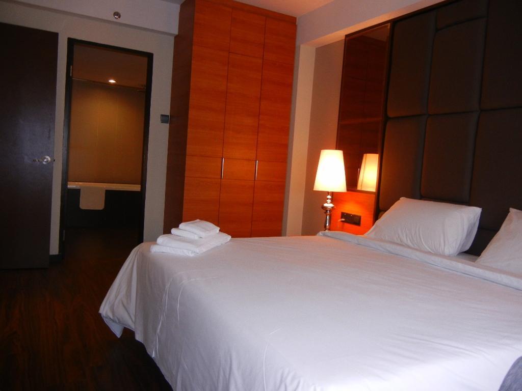 C'Haya Hotel Kota Kinabalu Room photo