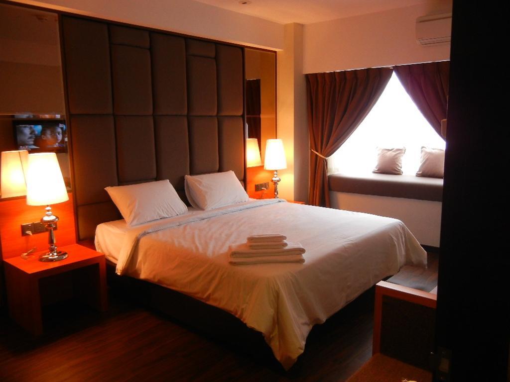 C'Haya Hotel Kota Kinabalu Exterior photo